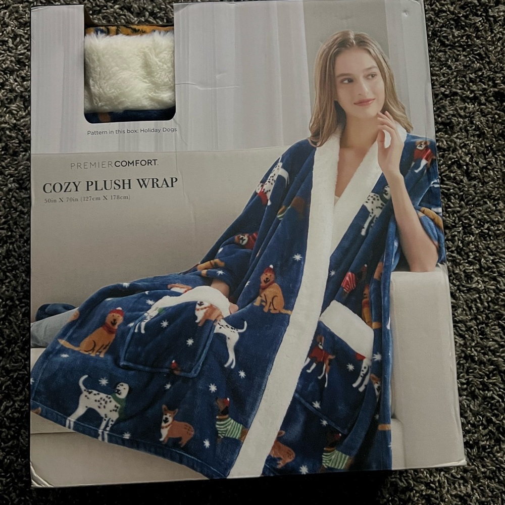 Premier Comfort Cozy Plush Wrap with Dog Print